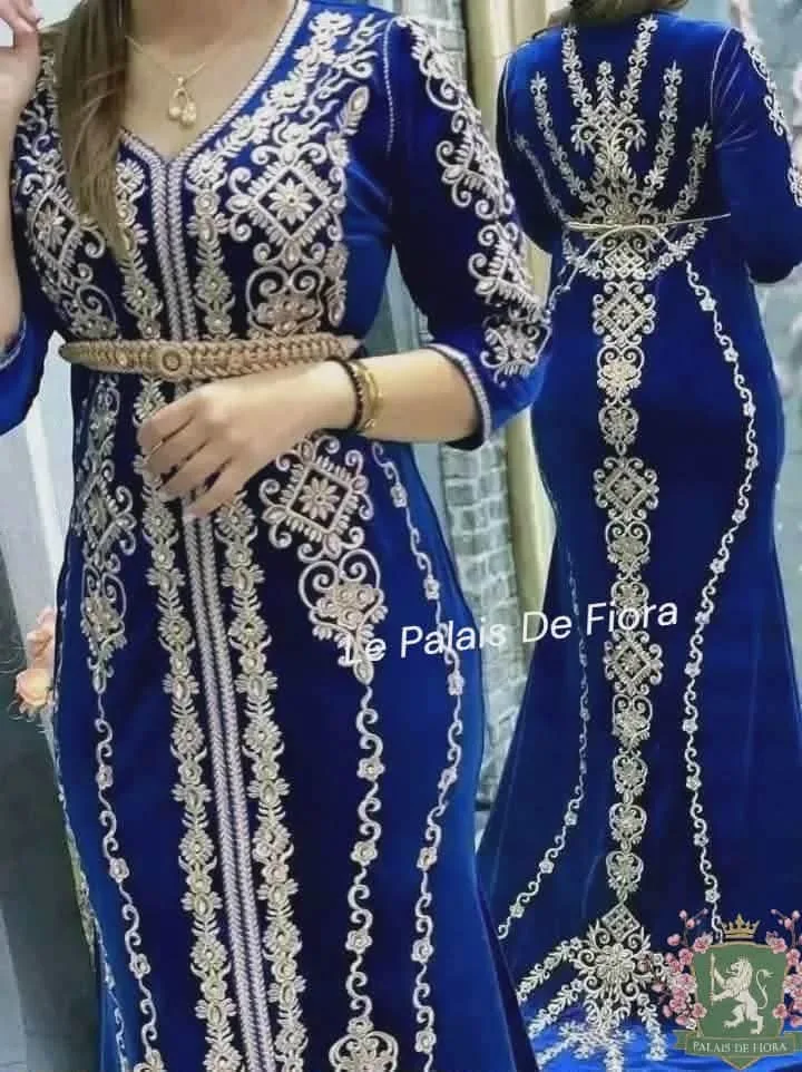 Caftan en velours brodé